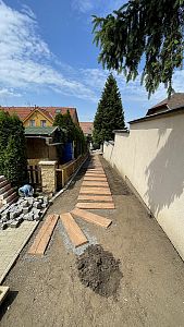 Rekonstrukce zahrady včetně pokládky travního koberce Praha